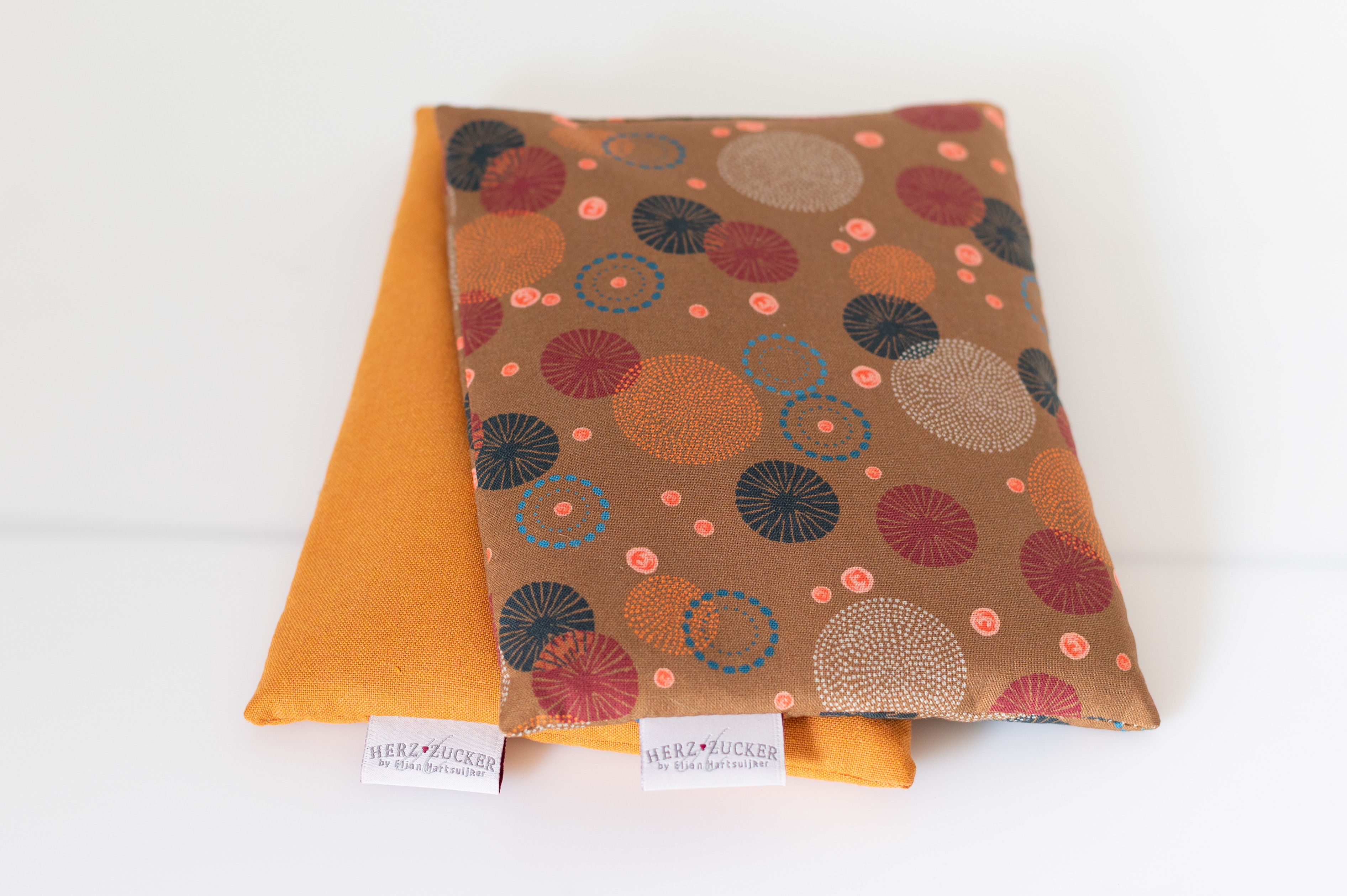 Kleiner Klassiker mit Kirschkernfüllung - Herbstkollektion