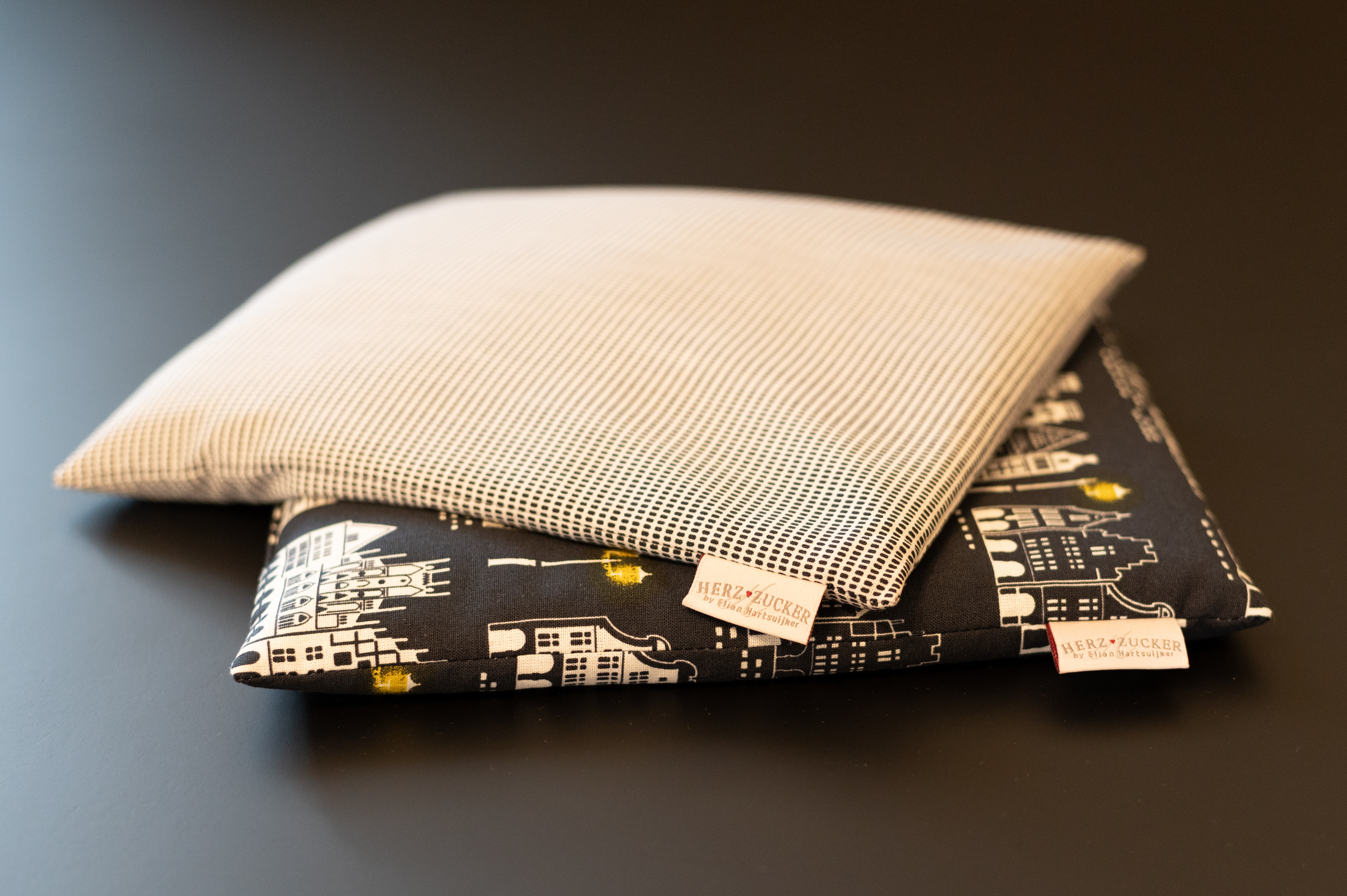 Großer Klassiker mit Rapssamenfüllung-Black & White Kollektion